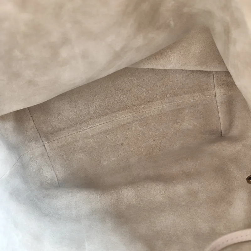 Louis Vuitton Shoulder Bag Low Key Hobo Shoulder Bag White Calfskin Medium 31 × 18 × 35 cm — detail view 2 of 12