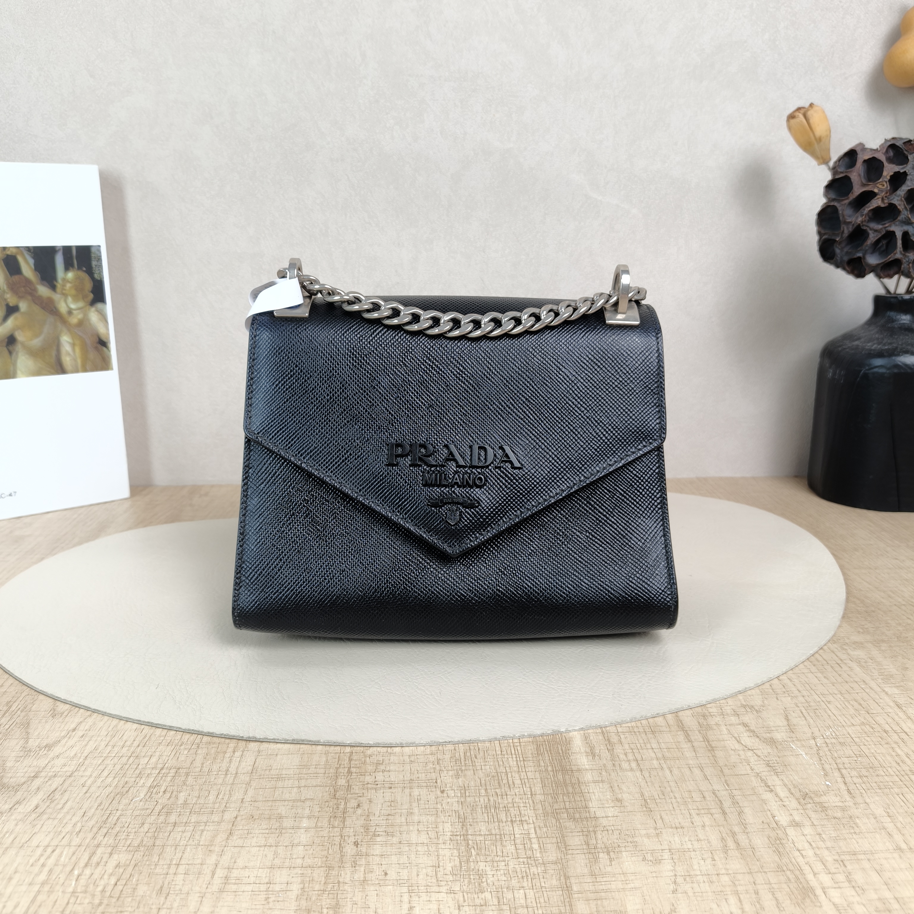 PRADA Crossbody Bag Messenger Bag Crossbody Bag Black Calfskin One Size21 × 9 × 15 cm