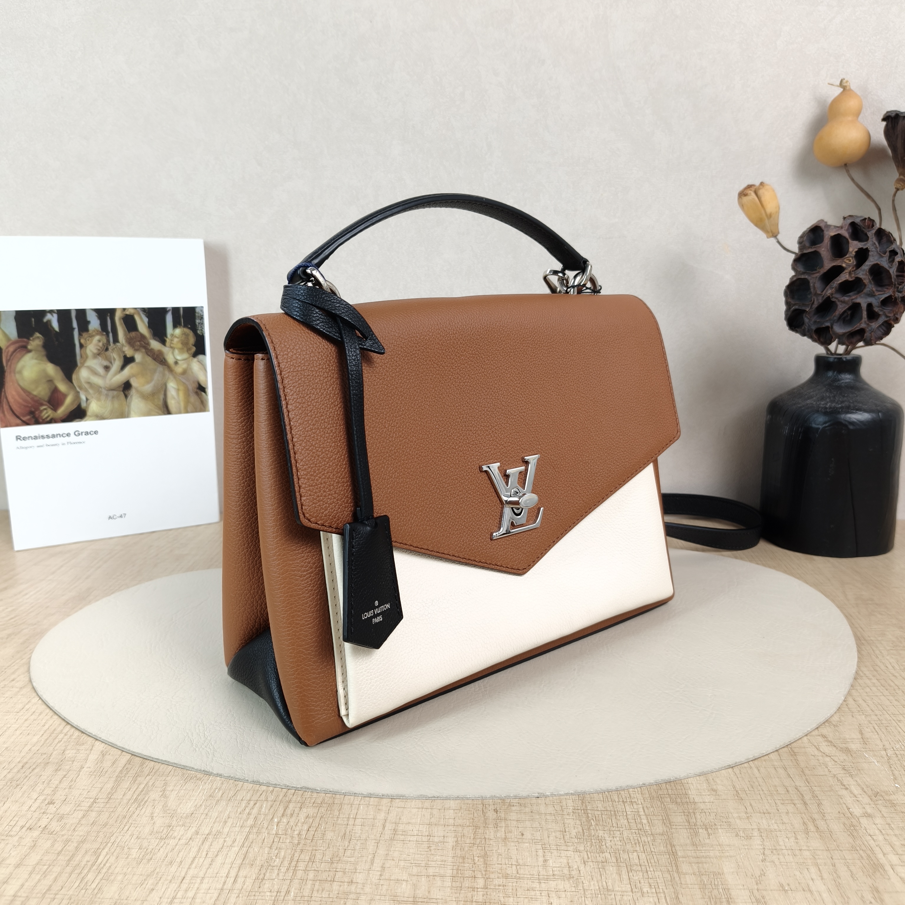 Louis Vuitton Crossbody Bag My Lockme Messenger Bag Colorblock Calfskin Medium28 × 11 × 20 cm — cover view 2 of 5