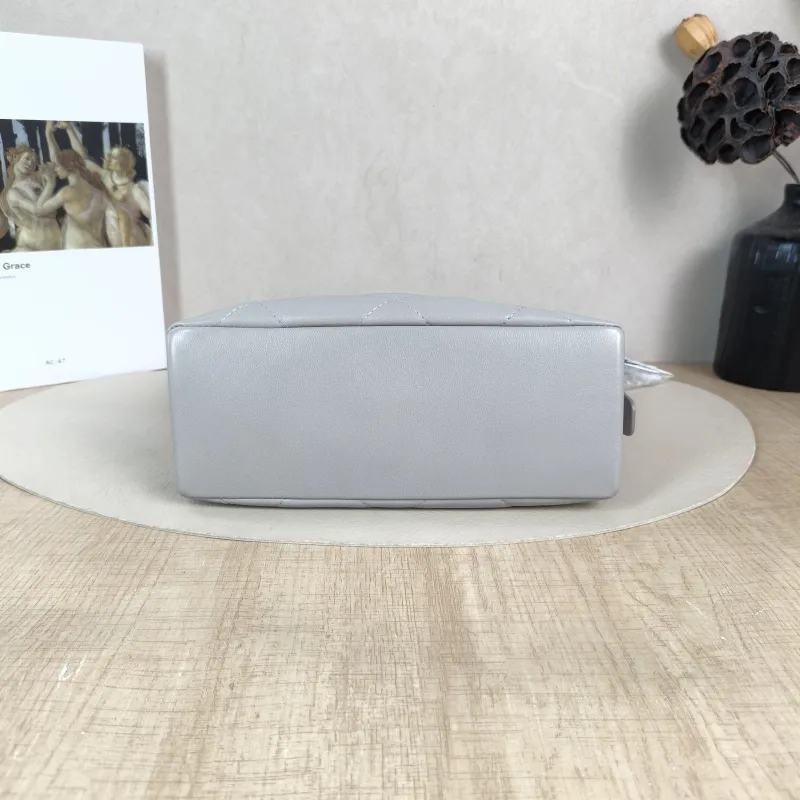 Chanel Shoulder Bag hobo Grey Lambskin One Size 22 × 8 × 16 cm — cover view 6 of 6
