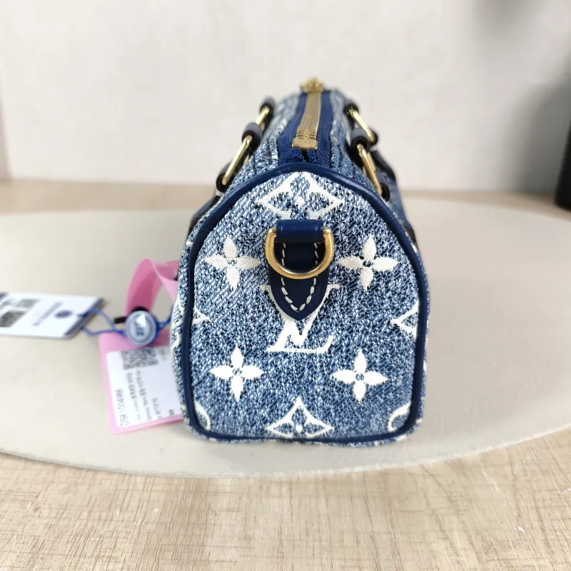 Louis Vuitton Crossbody Bag Speedy Nano Blue nano 16 × 7.5 × 10 cm — detail view 4 of 10