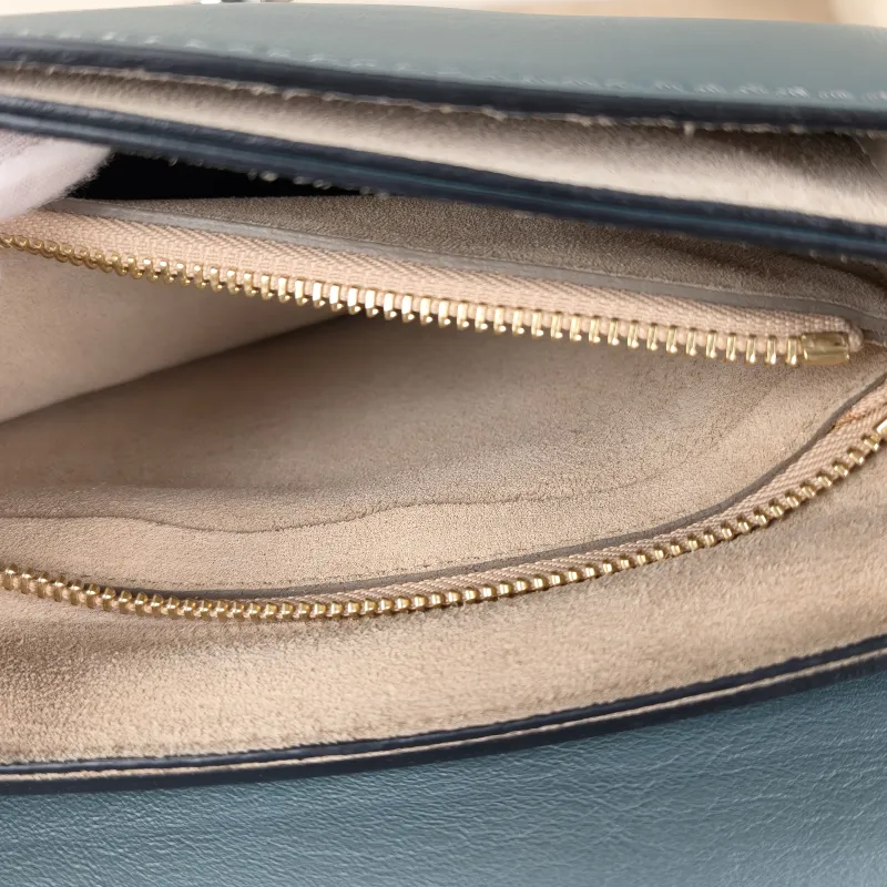 Chloé Shoulder Bag faye Crossbody Bag Grey Suede One Size 32 × 2 × 21.5 cm — detail view 10 of 12
