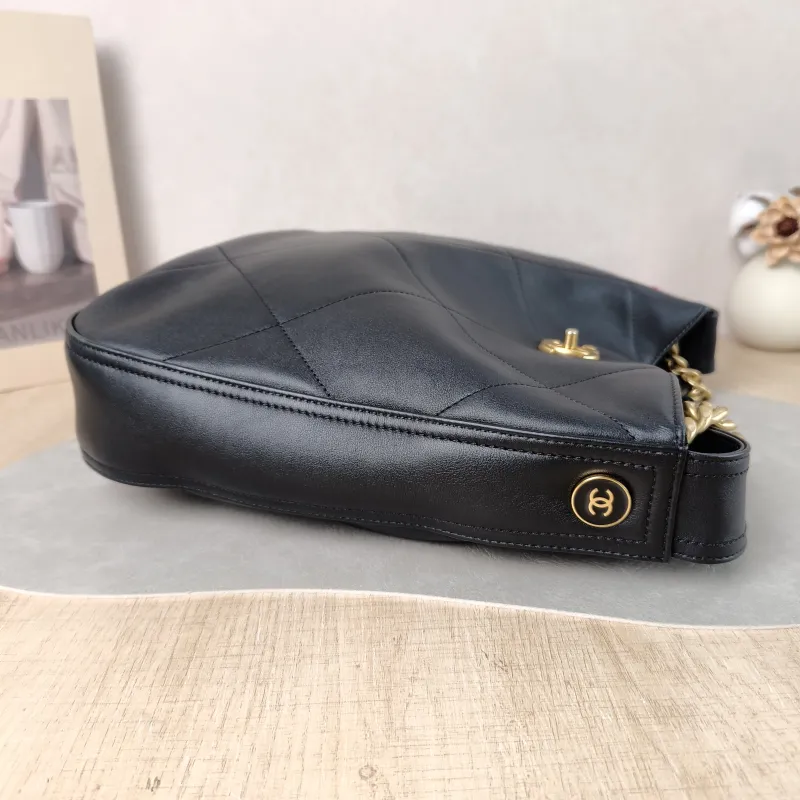 Chanel Shoulder Bag hobo Black Calfskin One Size 27 × 7 × 27 cm — detail view 9 of 10