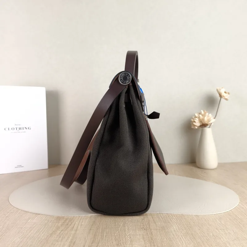 Hermès Crossbody Bag Herbag 31 Colorblock Canvas · Calfskin Medium 30.5 × 11 × 25.5 cm w — detail view 6 of 11