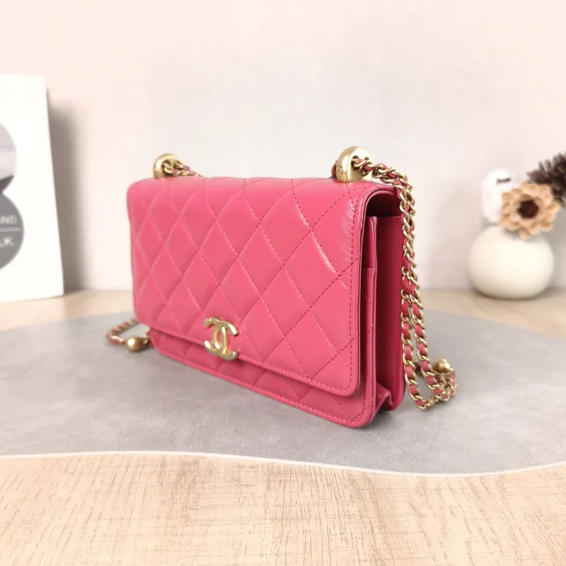 Chanel Crossbody Bag woc Red Calfskin One Size 19.2 × 3.5 × 12.3 cm — cover view 3 of 5