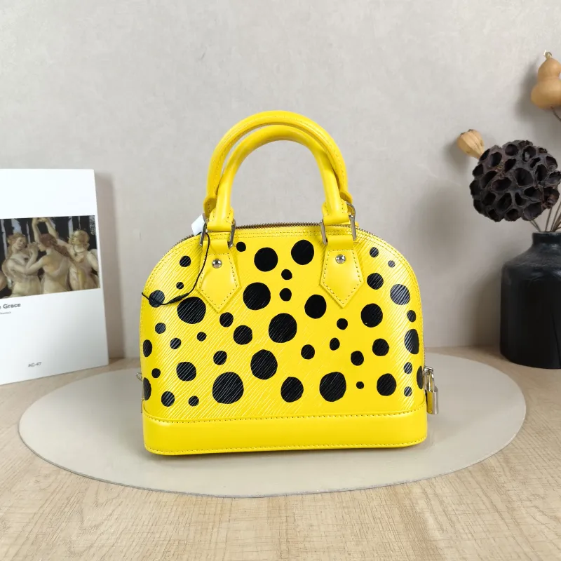 Louis Vuitton Top Handle Bag Alma BB Epi Embossed Calfskin BB 23.5 × 11.5 × 17.5 cm — cover view 4 of 6
