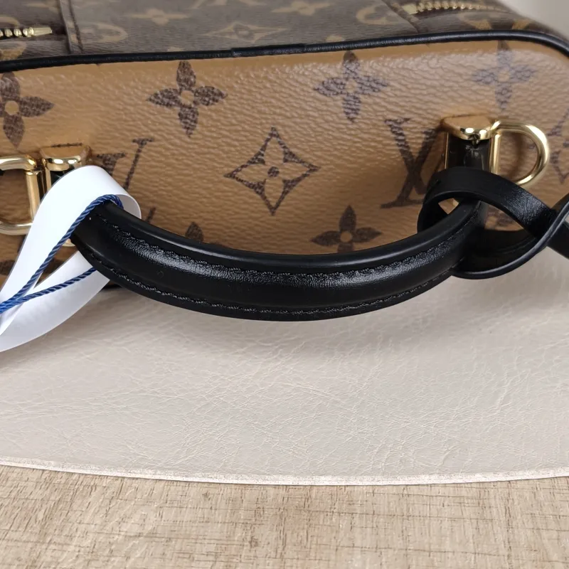 Louis Vuitton Shoulder Bag VANITY POUCH Cosmetic Bag Monogram PVC One Size19 × 6.5 × 11.5 cm — detail view 4 of 14