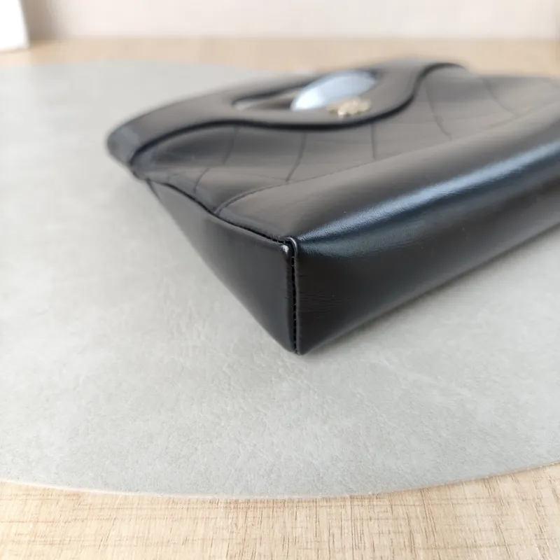 Chanel Shoulder Bag31Bag Black Waxed Leather Calfskinnano20.5 × 3.5 × 17 cm — detail view 6 of 13