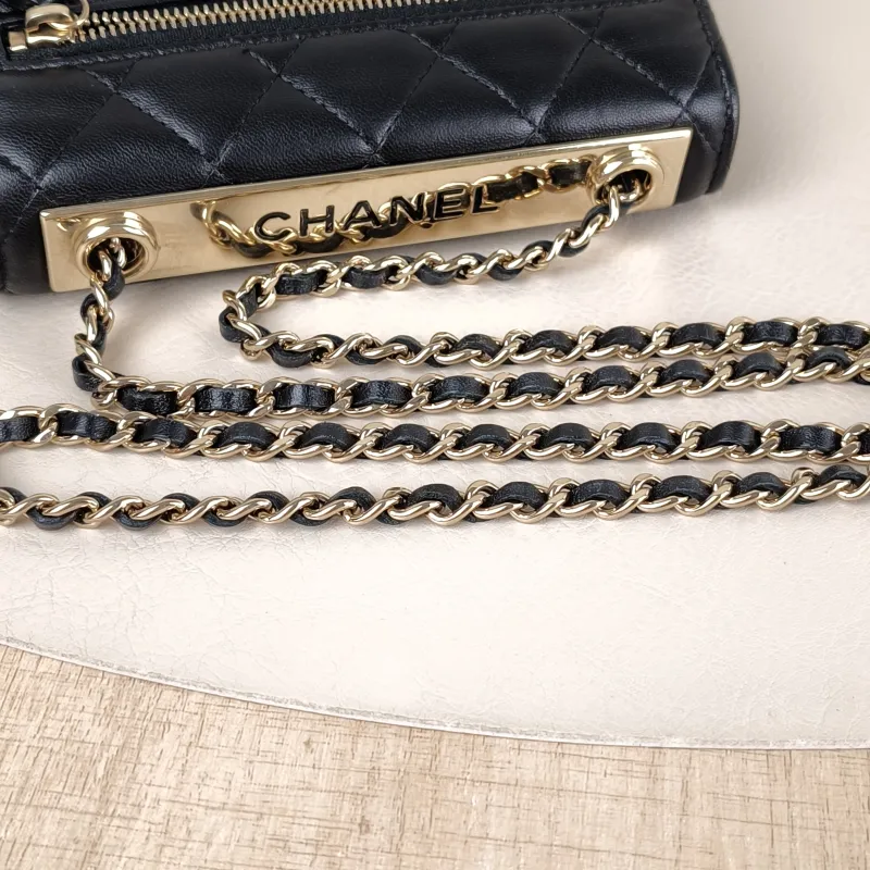 Chanel Crossbody Bag trendy cc woc Black Lambskin Mini 15.5 × 4 × 11 cm 30 — detail view 4 of 14