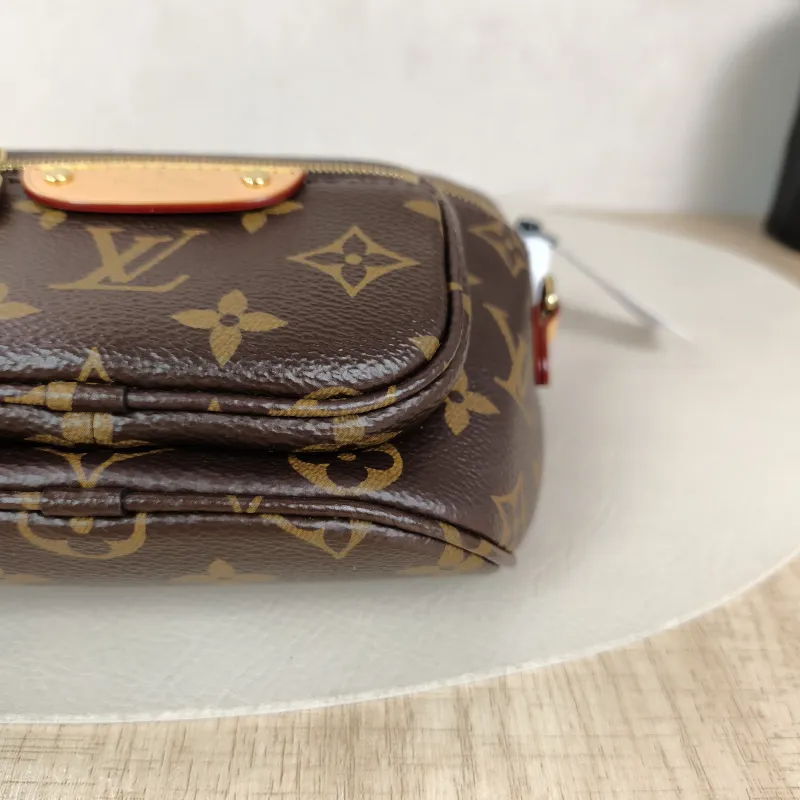 Louis Vuitton Crossbody Bag Bumbag Belt Bag Monogram PVC Mini 17 × 9.5 × 12 cm — detail view 5 of 10
