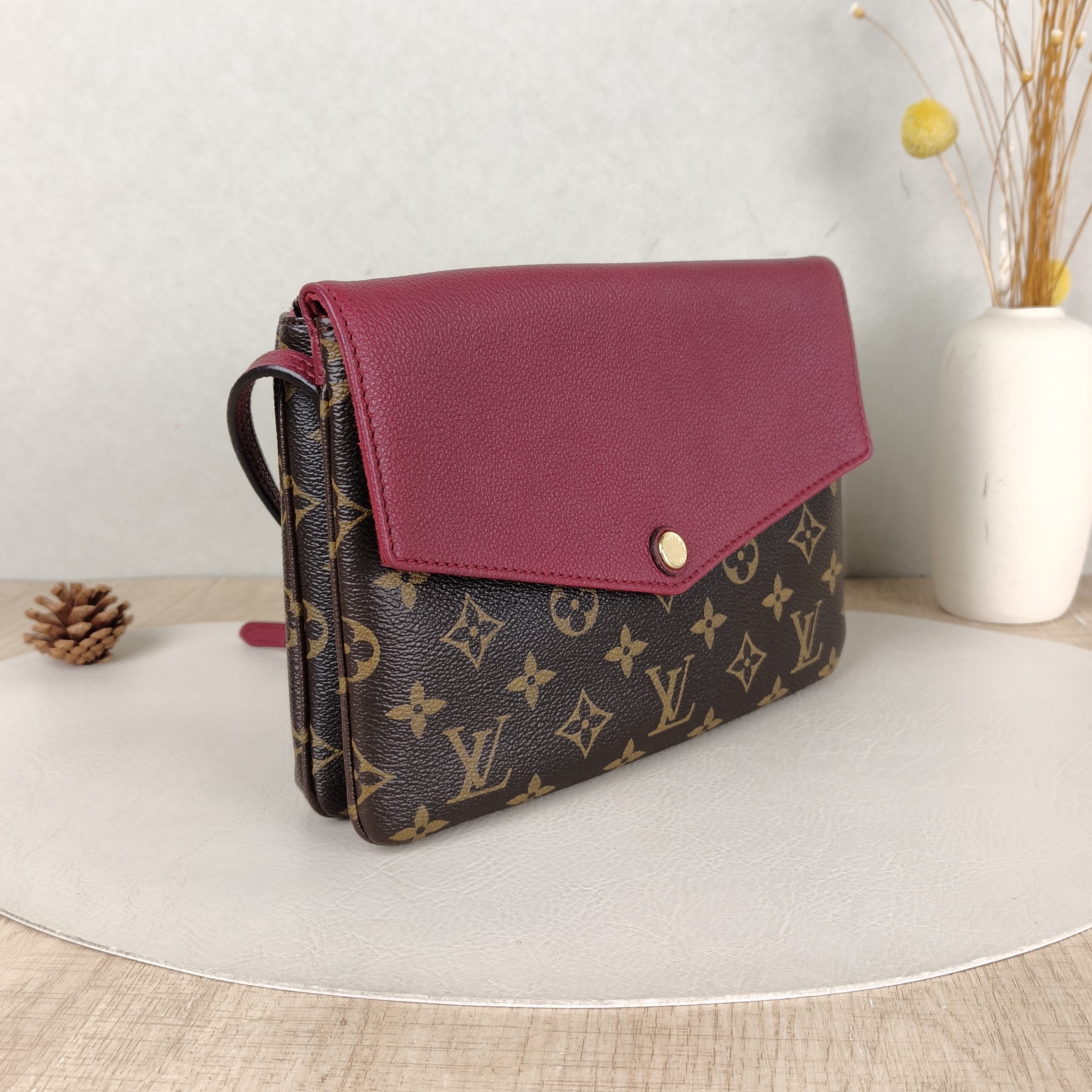 Louis Vuitton Crossbody Bag Twice Colorblock PVC Calfskin One Size23 × 4 × 17 cm — cover view 5 of 5