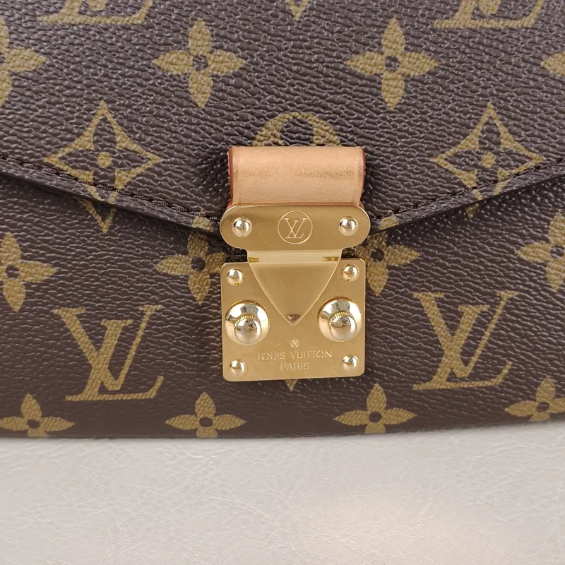 Louis Vuitton Crossbody Bag Pochette Métis East West Monogram PVC Small 21.5 × 6 × 13.5 cm — detail view 11 of 14