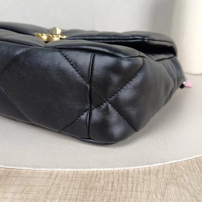 Chanel Crossbody Bag 19Bag Black SL ambskin Small 26 × 9 × 16 cm — detail view 15 of 15