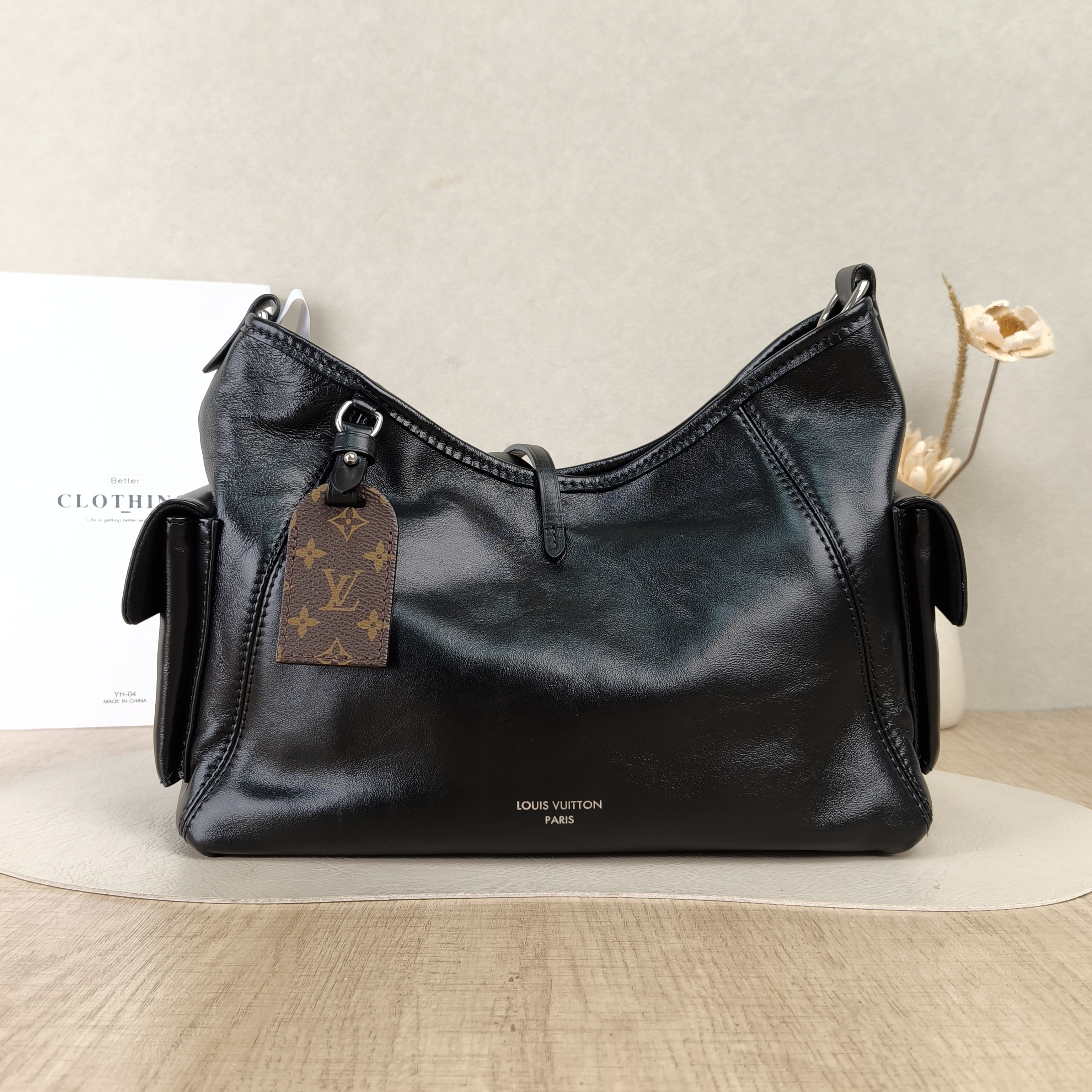 Louis Vuitton Crossbody Bag Carryall Cargo Vibe Black SL ambskin Small33.5 × 15 × 23 cm