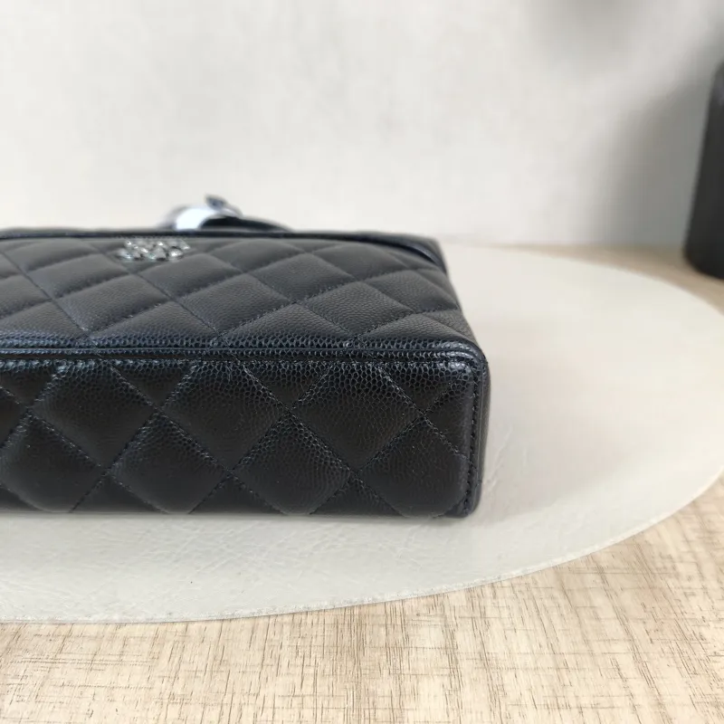 Chanel Crossbody Bag25p logo lp Black Grained Calfskin One Size19.5 × 5 × 17 cm — detail view 12 of 14