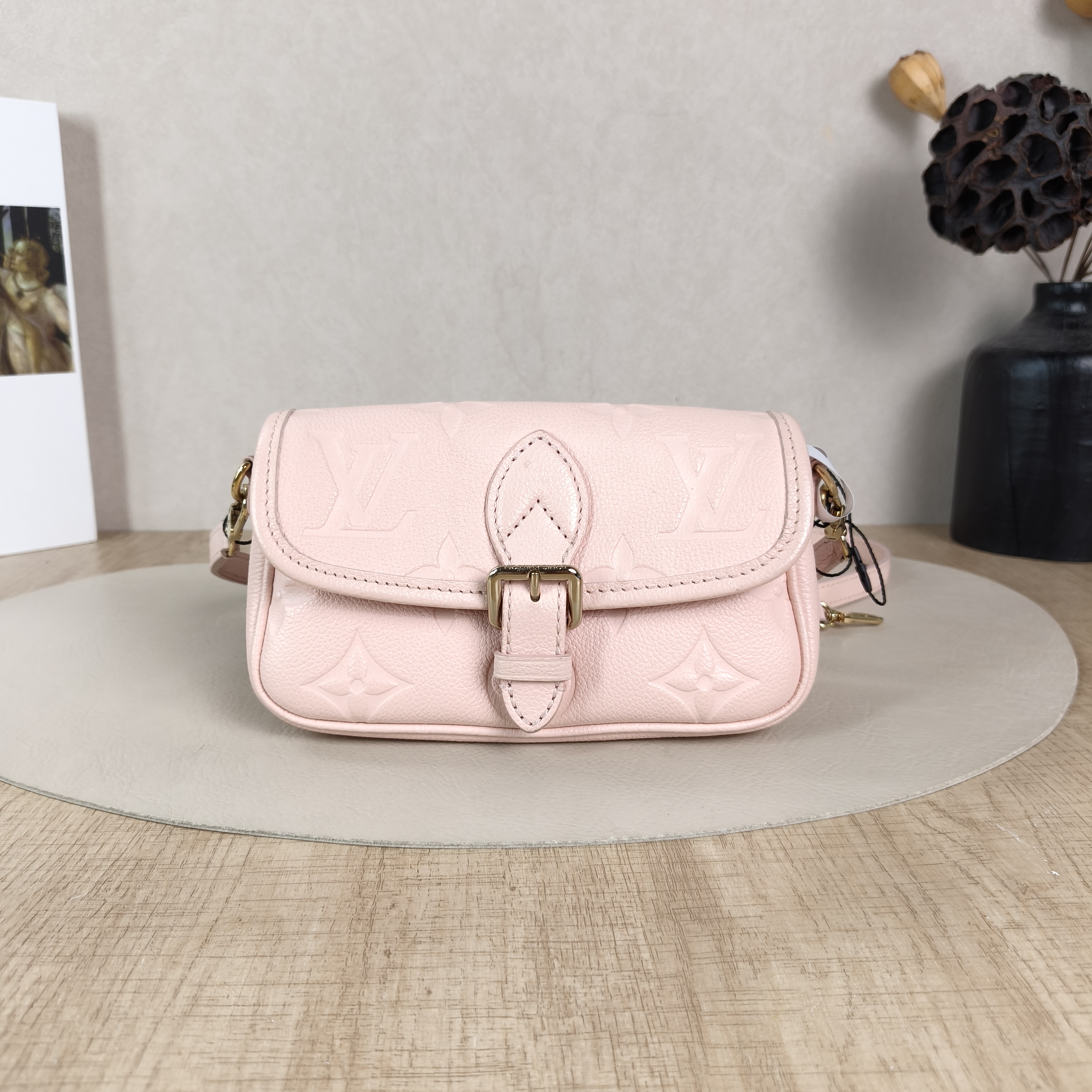 Louis Vuitton Crossbody Bag Diane Baguette Bag Empreinte Embossed Calfskin Monogramnano19 × 6 × 10.5 cm