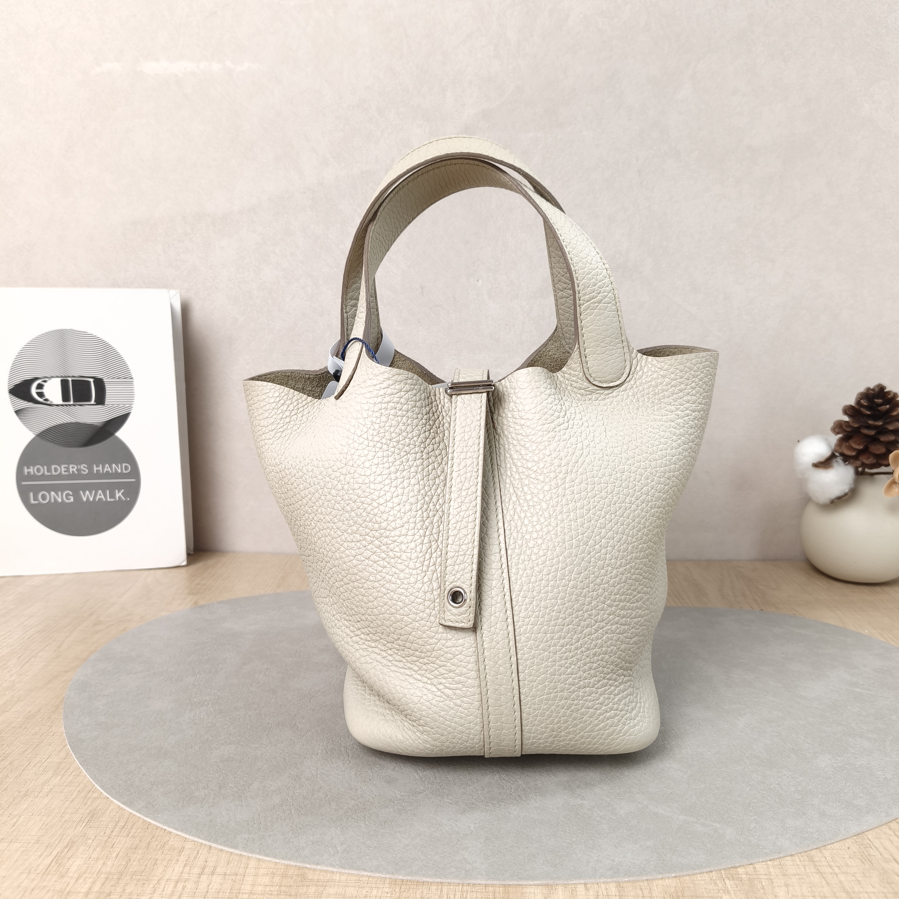 Hermès Top Handle Bag Picotin Lock 18 18 TC Calfskin Small18 × 13 × 18 cm