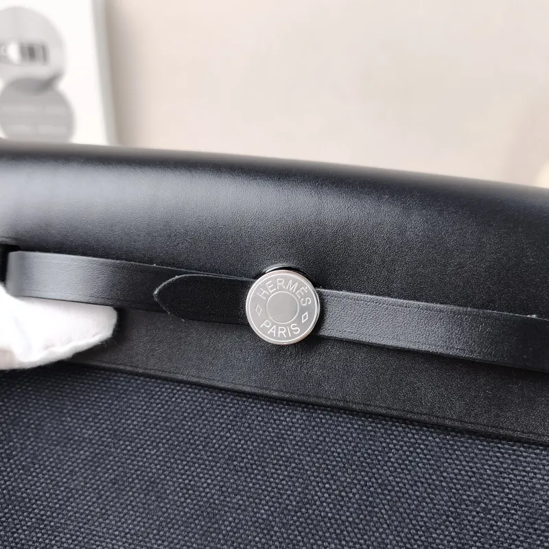 Hermès Crossbody Bag Herbag Zip 20 Black Canvas Mini 20.5 × 7 × 16.5 cm G — detail view 12 of 15