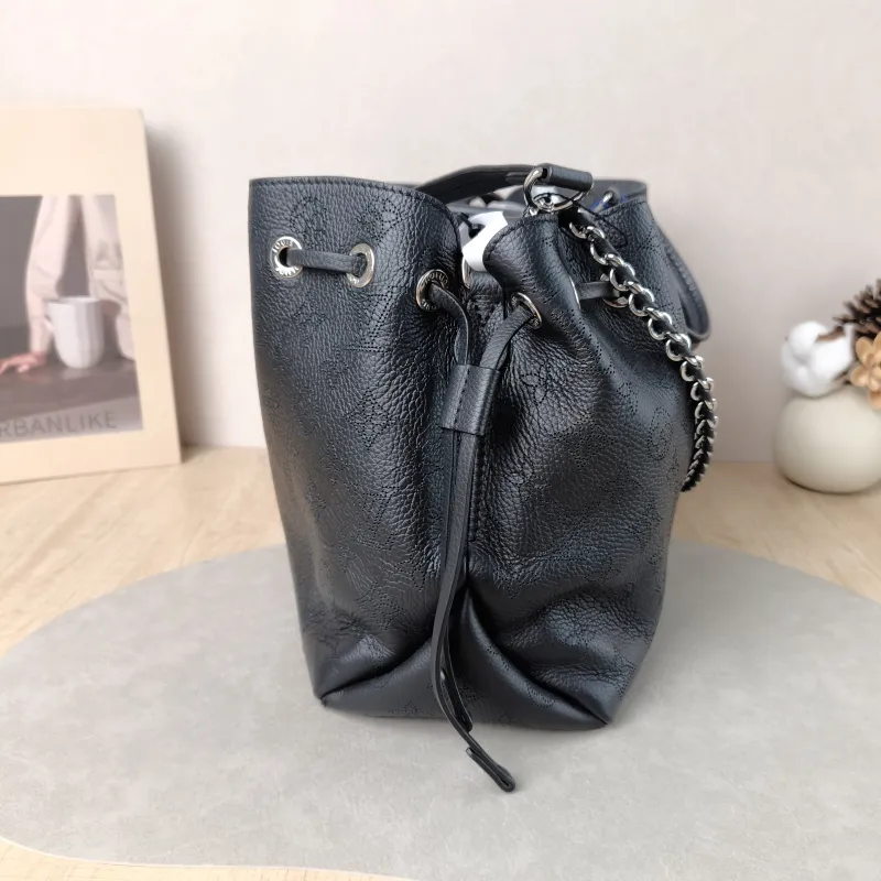 Louis Vuitton Crossbody Bag BELLA TOTE Black Calfskin One Size 32 × 13 × 23 cm — detail view 1 of 14