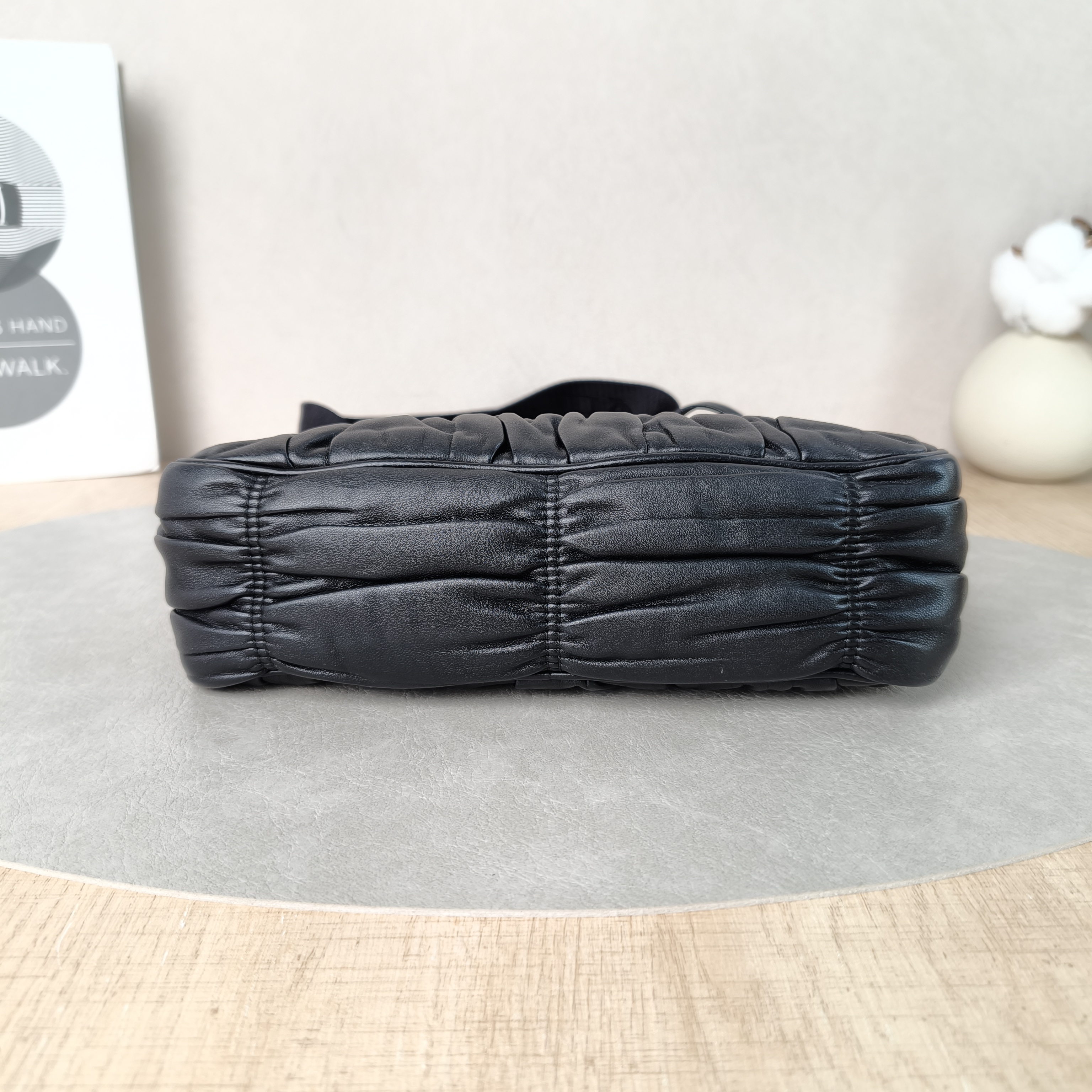 PRADA Crossbody Bag Re-Edition 2005 Hobo Edition Black Lambskin mini22 × 6 × 18 cm — cover view 5 of 6