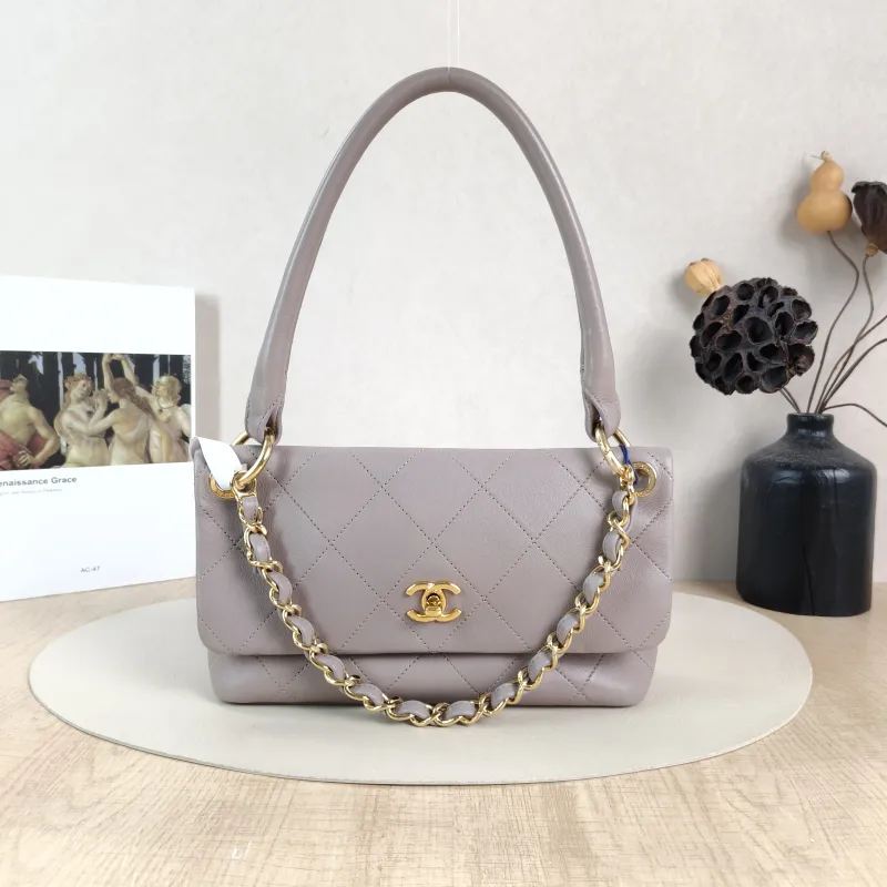 Chanel Shoulder Bag Shoulder Bag Grey Lambskin One Size25 × 5 × 14.5 cm