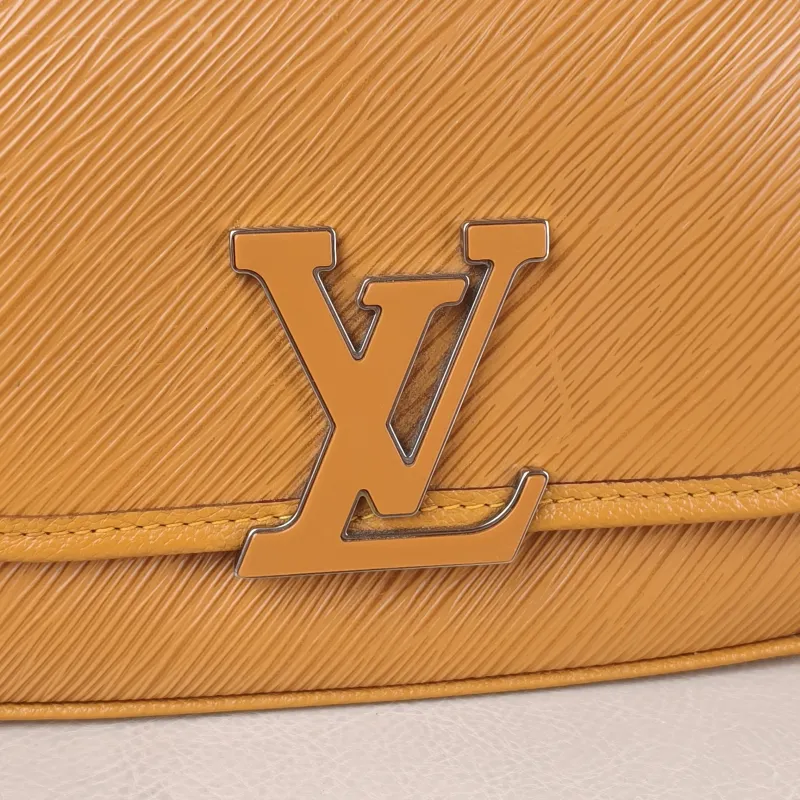 Louis Vuitton Shoulder Bag BUCI Epi Embossed Calfskin 24.5 × 9 × 15.5 cm — detail view 9 of 13