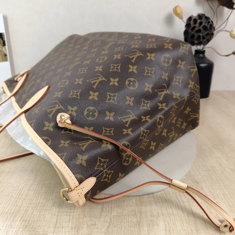 Louis Vuitton Shoulder Bag Neverfull Monogram PVC Large39 × 19 × 32 cm — detail view 4 of 13