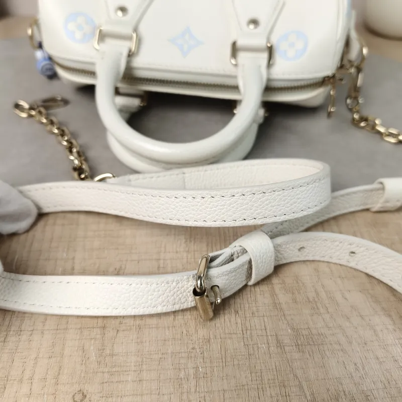 Louis Vuitton Crossbody Bag Speedy20 White · Blue Calfskin One Size20.5 × 12 × 13.5 cm — detail view 12 of 15