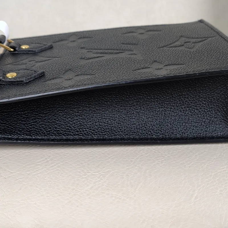 Louis Vuitton Crossbody Bag PETIT SAC PLAT Mini Black Calfskin Mini 14 × 5 × 17 cm — detail view 6 of 9