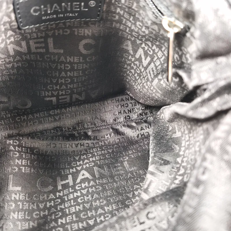 Chanel Crossbody Bag Hobo C Black Lambskin One Size 26 × 8 × 23 cm 10 — detail view 12 of 14