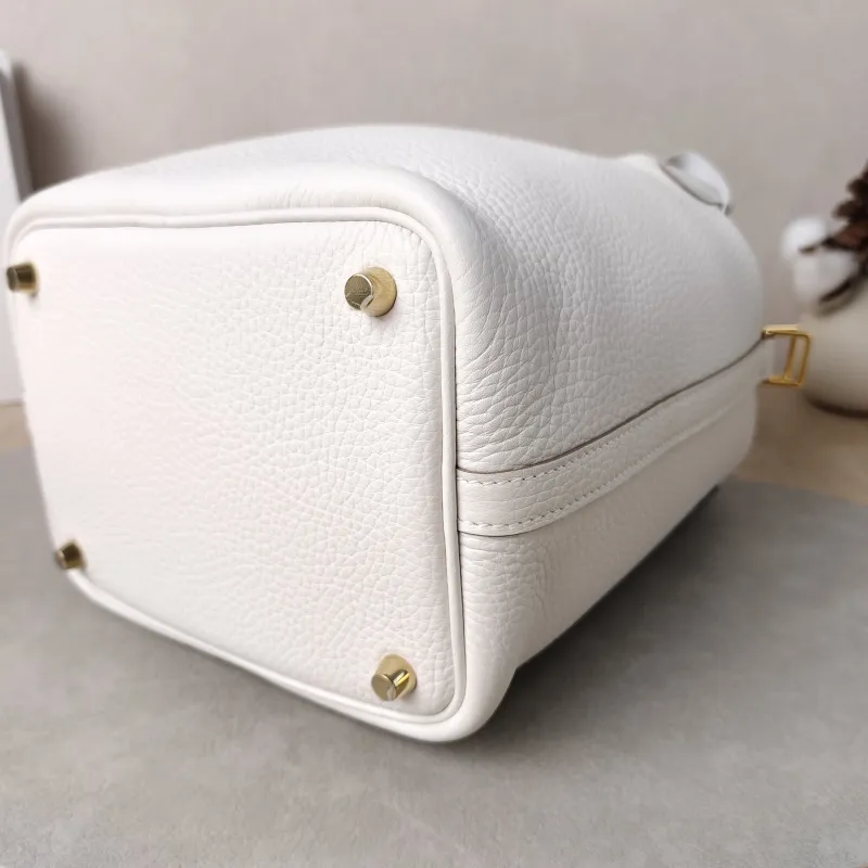 Hermès Top Handle Bag Picotin Lock 18 18M4 Grey Taurillon Clemence TC Calfskin Small18 × 13 × 18 cm — detail view 6 of 15