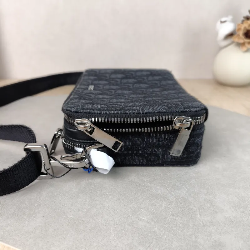 DIOR Shoulder Bag oblique Shoulder Bag Black Monogram Canvas 17 × 5 × 12 cm — detail view 3 of 10