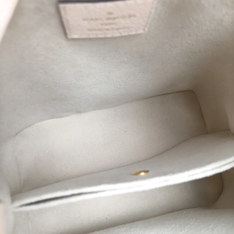Louis Vuitton Crossbody Bag NÉONOÉ Bucket Bag BB Monogram Empreinte Embossed Calfskin BB 20 × 13 × 20 cm Conditioned — detail view 5 of 11
