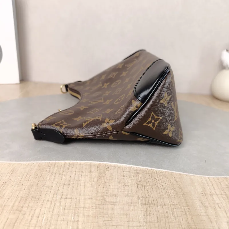 Louis Vuitton Crossbody Bag Boulogne PVC Small 26 × 9.5 × 16 cm — detail view 5 of 11