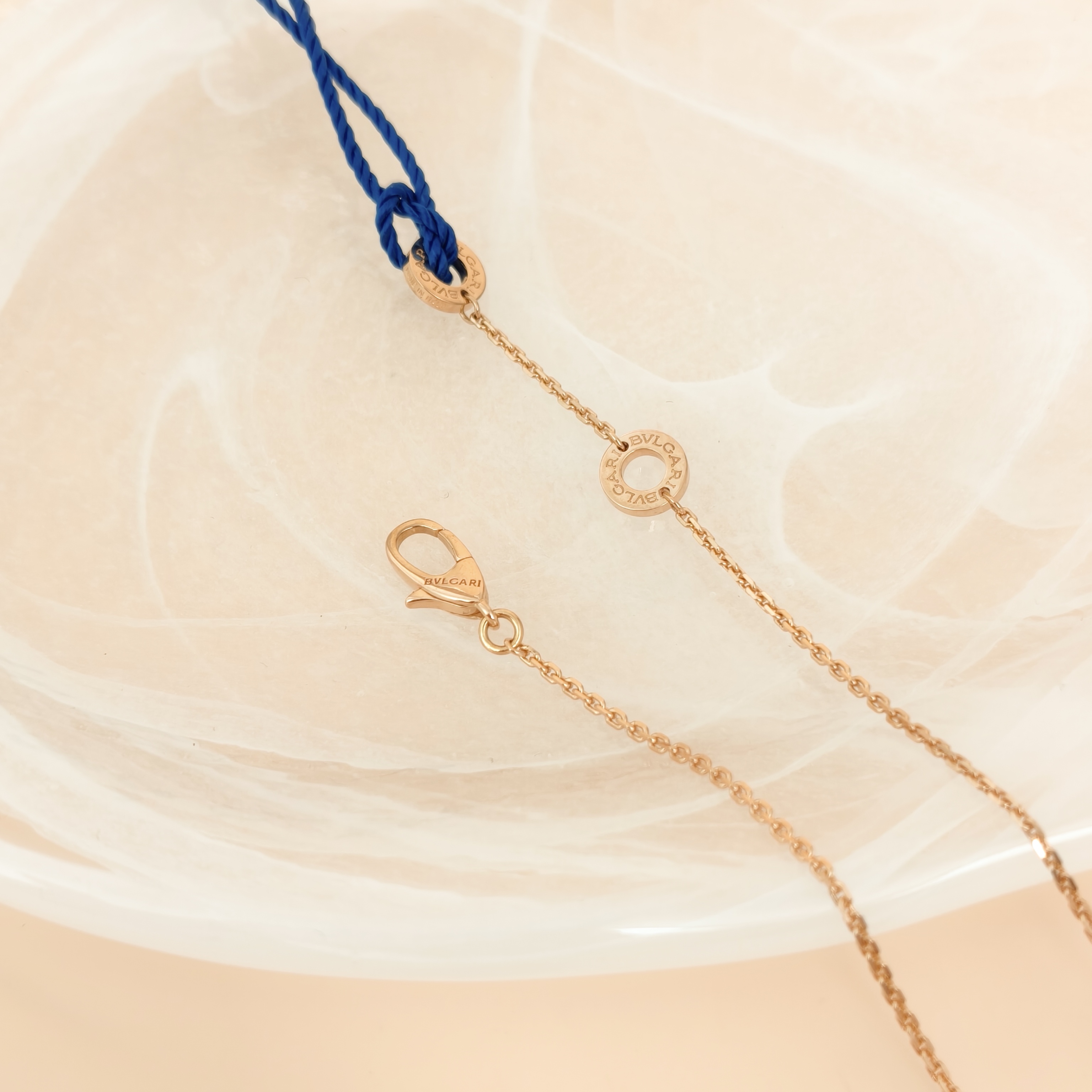 Bvlgari Necklace DIVAS’ DREAM Collection Pearl White Mother-of-Pearl Diamond18KR ose Gold Medium Pendant2cm 44cm — cover view 6 of 9