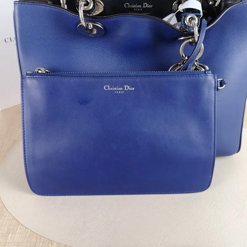 DIOR Top Handle Bag issimo Tote Bag Navy Calfskin · Medium 32 × 11 × 23 cm — detail view 3 of 10