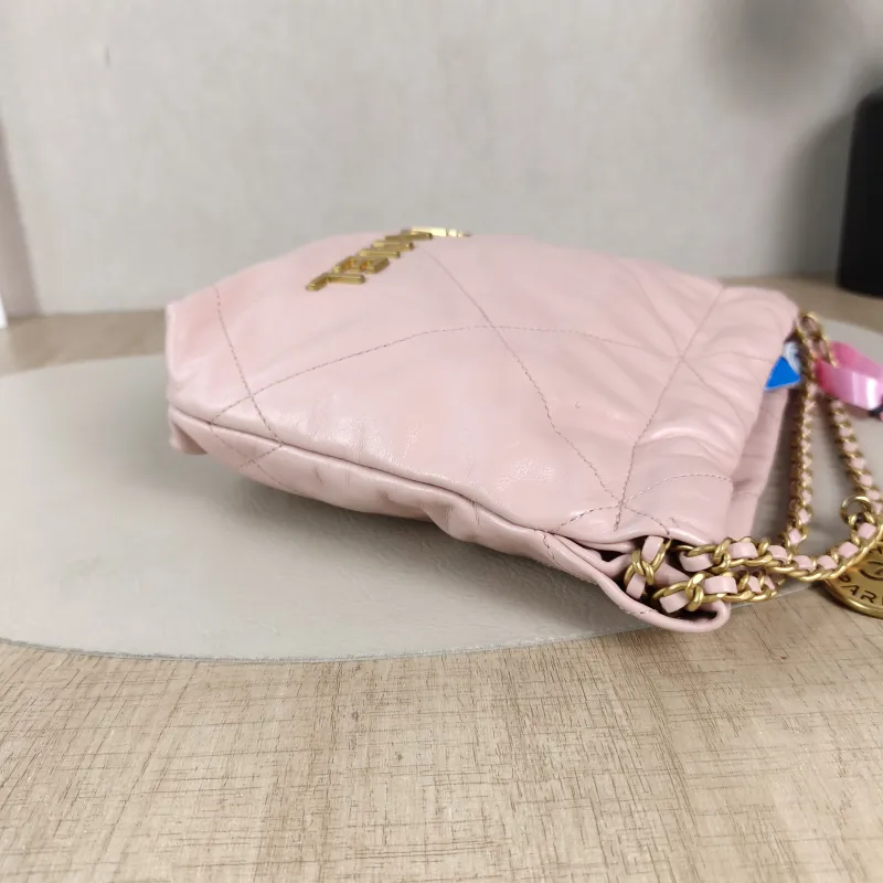 Chanel Crossbody Bag22Bag Pink Calfskinmini20 × 6 × 19 cm — detail view 3 of 12