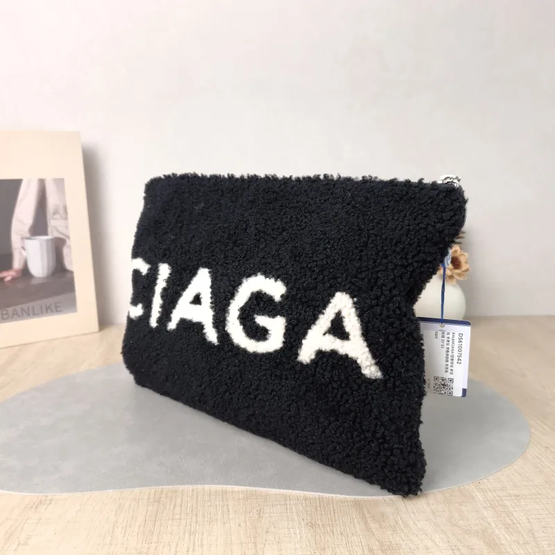 BALENCIAGA Clutch Clutch Black White One Size 33*23 — cover view 4 of 5