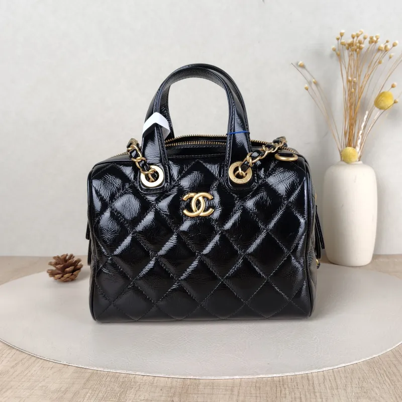Chanel Crossbody Bag Bowling Bag Black Waxed Leather One Size21 × 12 × 16 cm