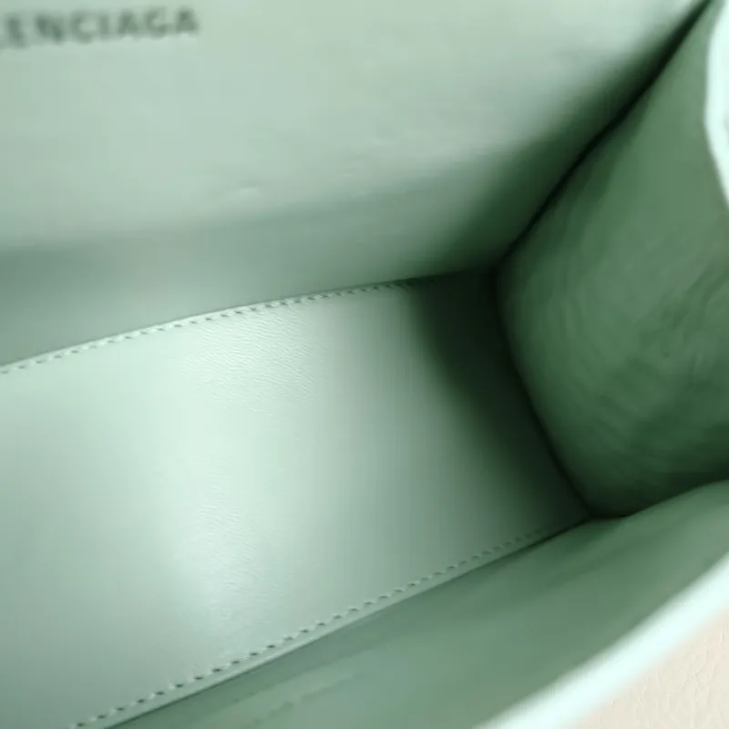 BALENCIAGA Crossbody Bag Hourglass Hourglass Bag Green Calfskin Mini 19 × 5 × 12 cm — detail view 10 of 11