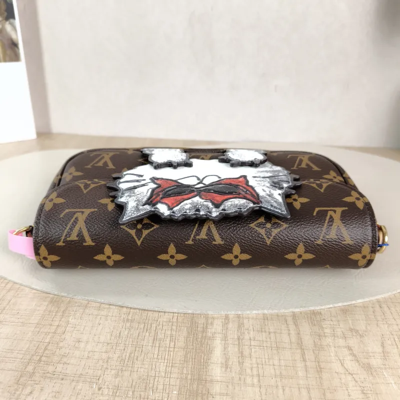 Louis Vuitton Crossbody Bag IVY Monogram PVC Small 23.5 × 4.3 × 12 cm — detail view 1 of 11