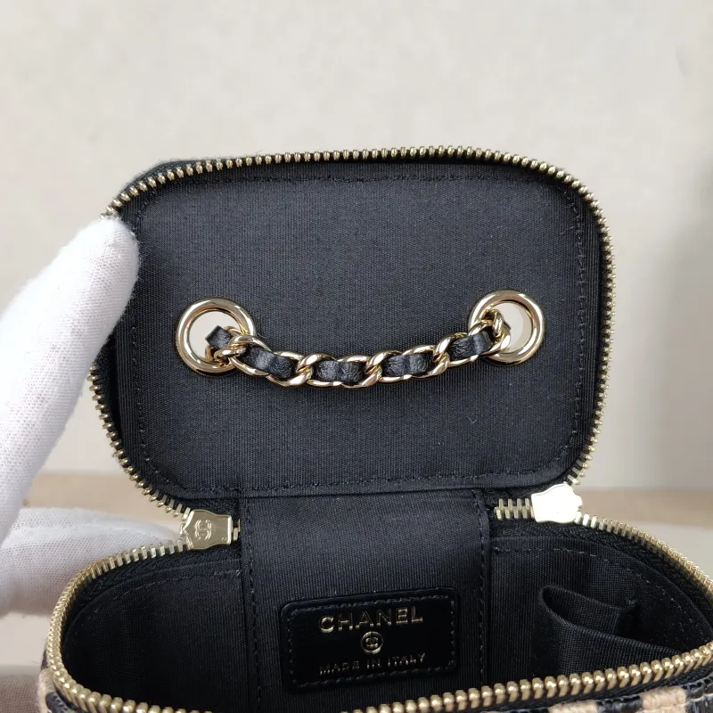 Chanel Crossbody Bag Edition Black Wovenmini11 × 7 × 9 cm — detail view 13 of 14