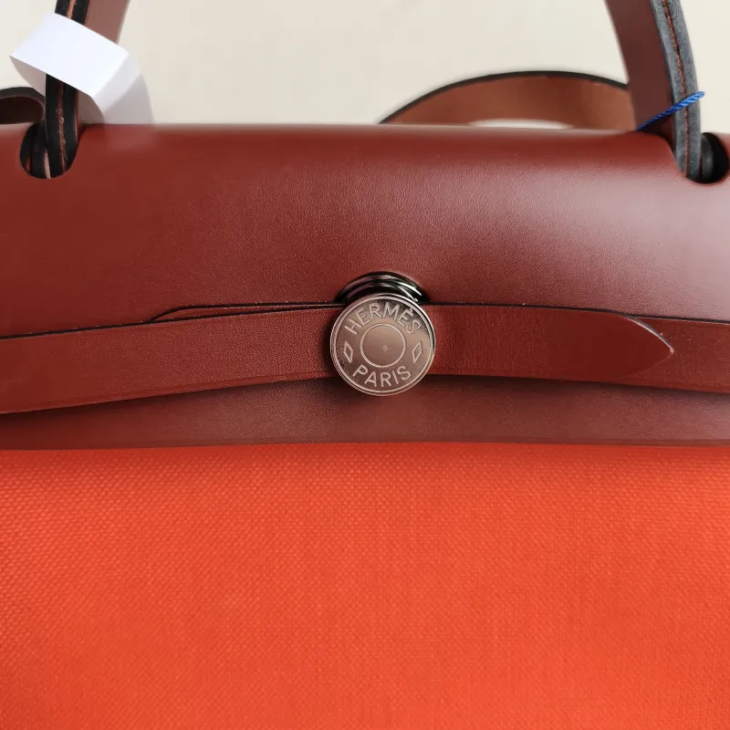 Hermès Crossbody Bag Herbag 319T 55 Calfskin，Canvas Medium30.5 × 11 × 25.5 cm — detail view 4 of 11