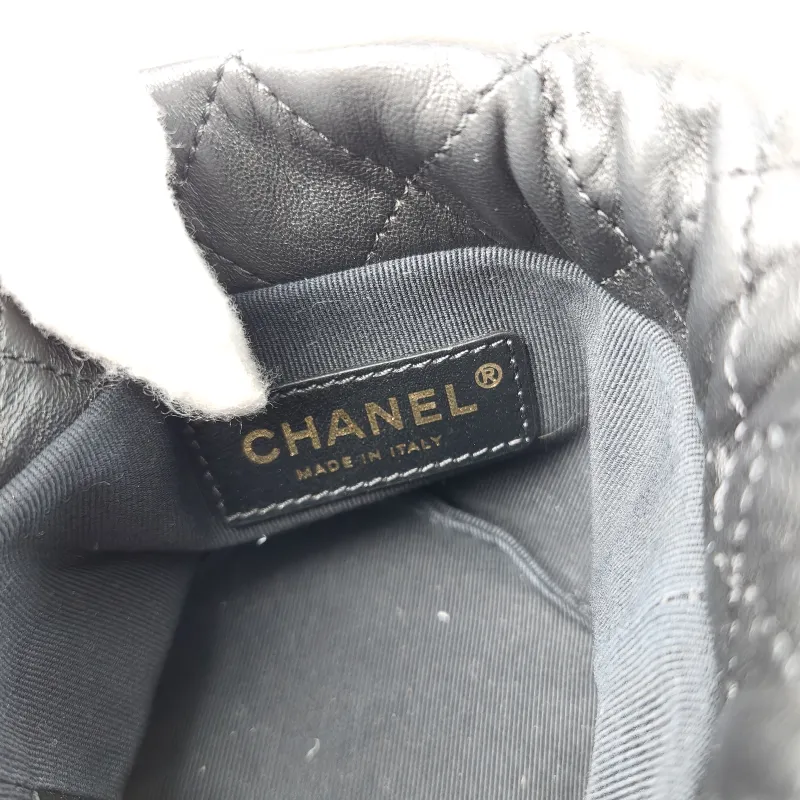 Chanel Shoulder Bag Pearl Bucket Bag Black Lambskin Mini 11.5 × 11.5 × 10.5 cm 31 — detail view 8 of 10