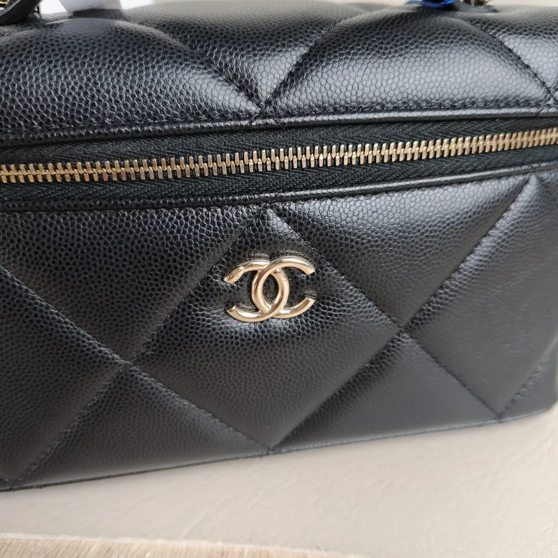 Chanel Crossbody Bag lp Box Bag Top Handle Crossbody Bag Black Calfskin 19.5 × 5 × 12 cm — detail view 6 of 12