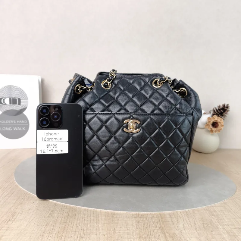 Chanel Crossbody Bag Bucket Bag Black Lambskin One Size23 × 11 × 23 cm — cover view 4 of 5