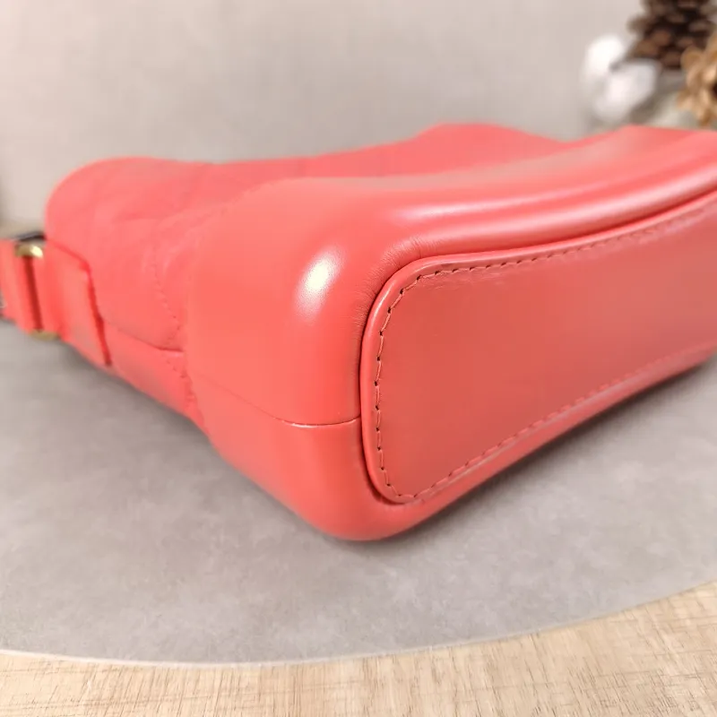 Chanel Crossbody Bag Gabrielle Gabrielle Bag Red CC alfskin Small20 × 8 × 15 cm — detail view 1 of 15