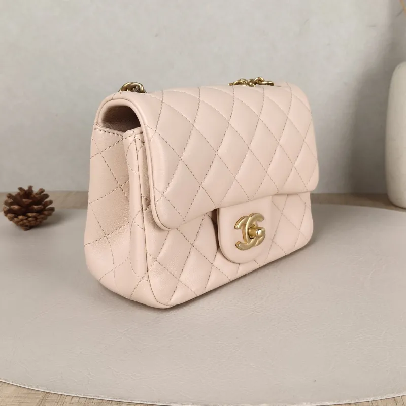 Chanel Crossbody Bag Pink Lambskinmini17 × 8 × 13.5 cm — cover view 4 of 5