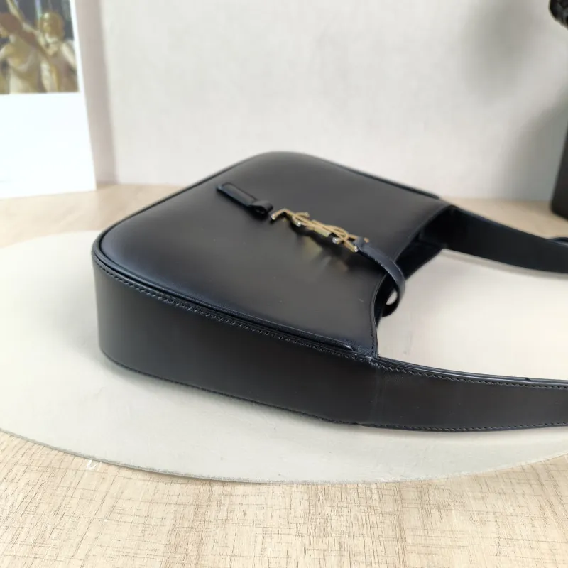 SAINT LAURENT Shoulder Bag LE 5 À 7 Black Calfskin Small23 × 6.5 × 16 cm — detail view 7 of 12