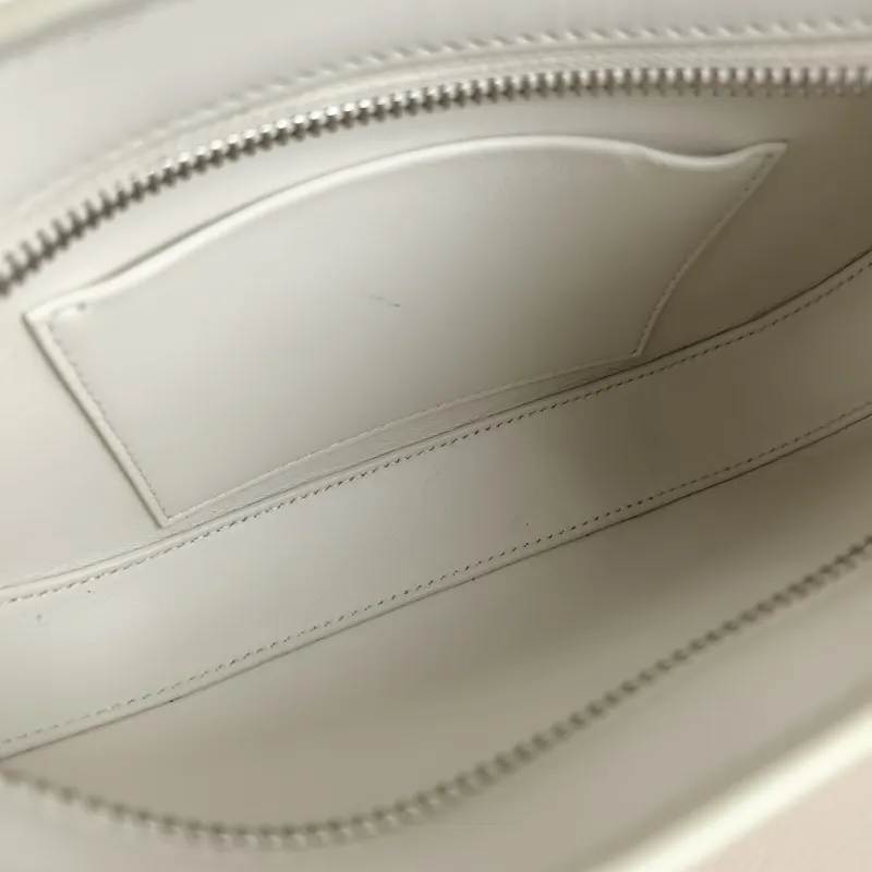 CELINE Shoulder Bag tilly White Calfskin Medium 22 × 4 × 13.5 cm — detail view 10 of 10